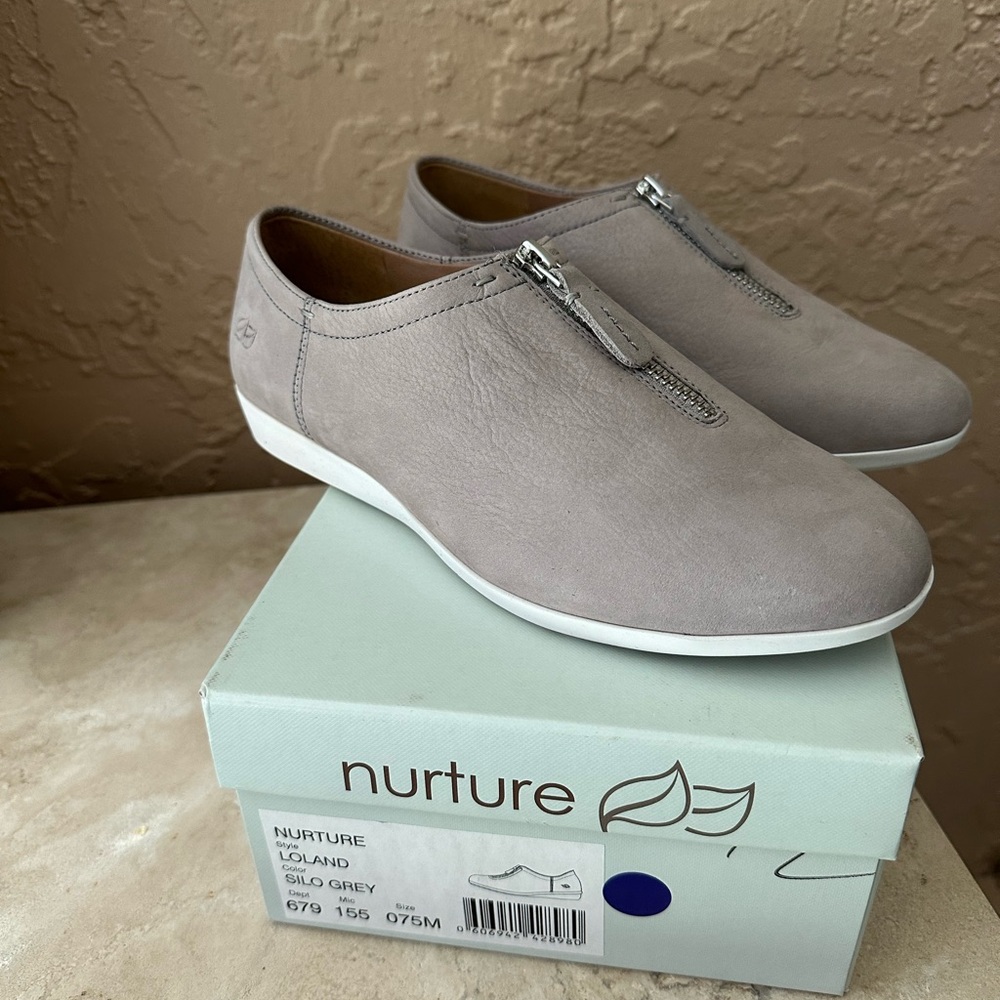 Nurture Loland Zip Up Sneaker Sz 7.5 Brand New